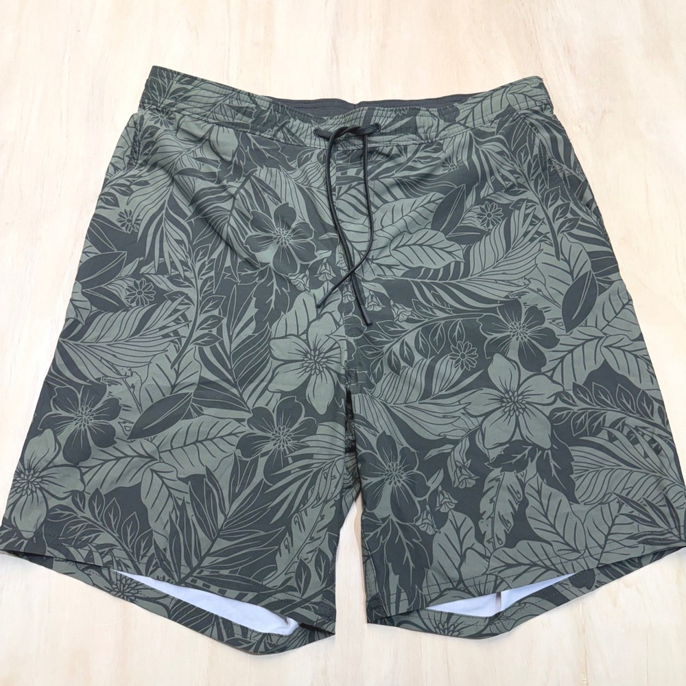 Kirkland Signature Mens Large Swim Shorts Green Floral Lined Board Shorts